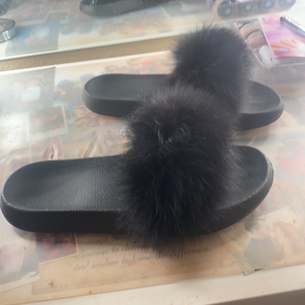 Fluffy Slides - Picture 2 of 2
